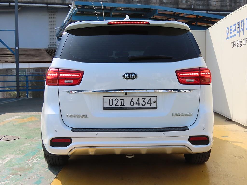 KIA Carnival - Vista 4