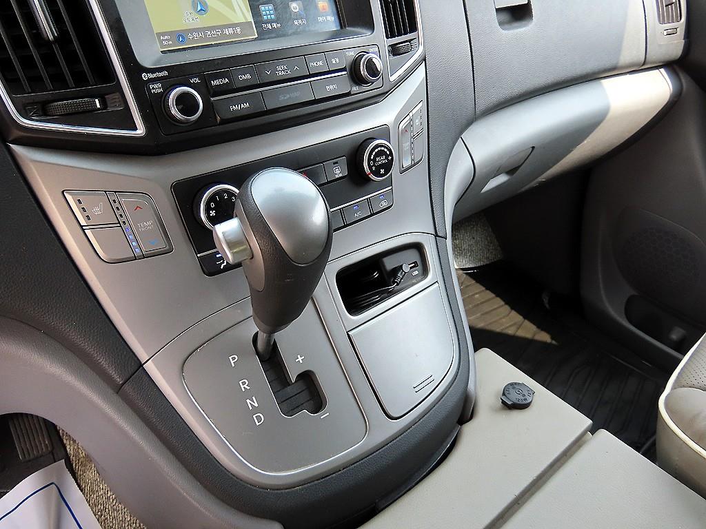 HYUNDAI Starex - Vista 11