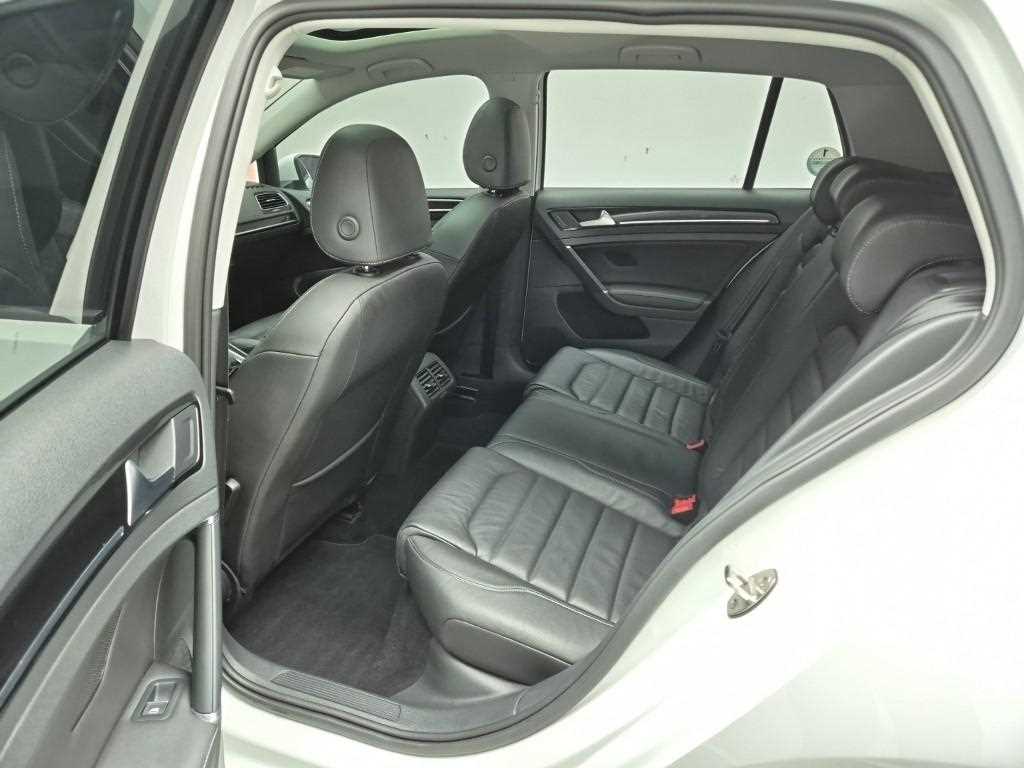 Volkswagen Golf - Vista 12