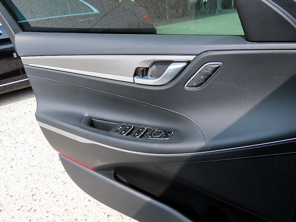 HYUNDAI Grandeur - Vista 11