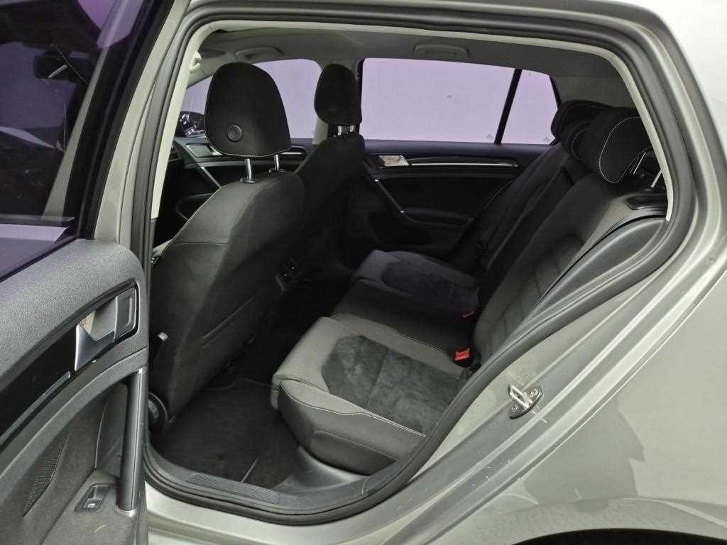 Volkswagen Golf - Vista 12