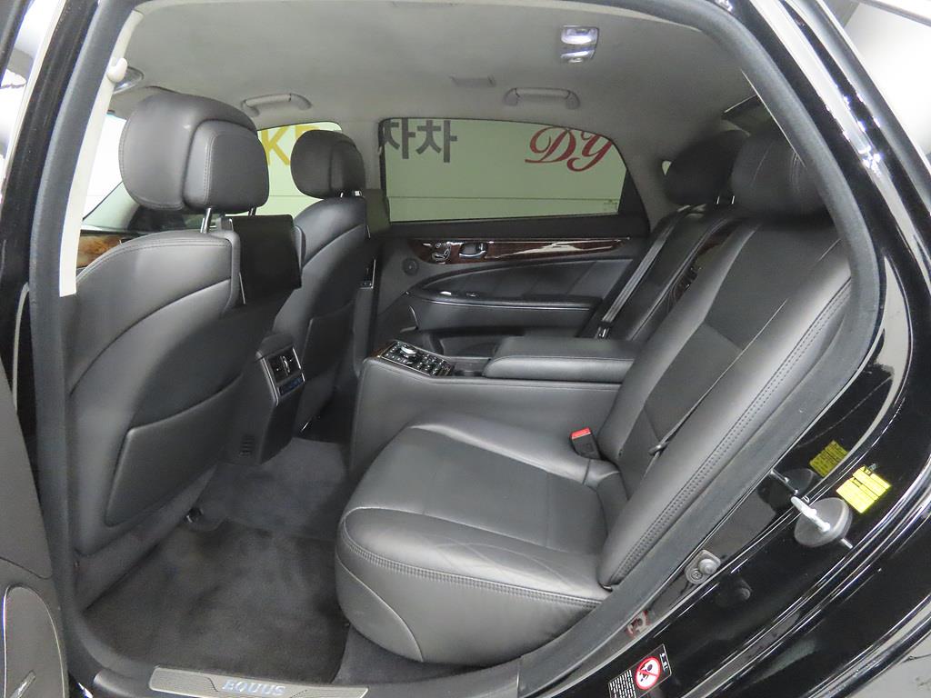 HYUNDAI Equus - Vista 6