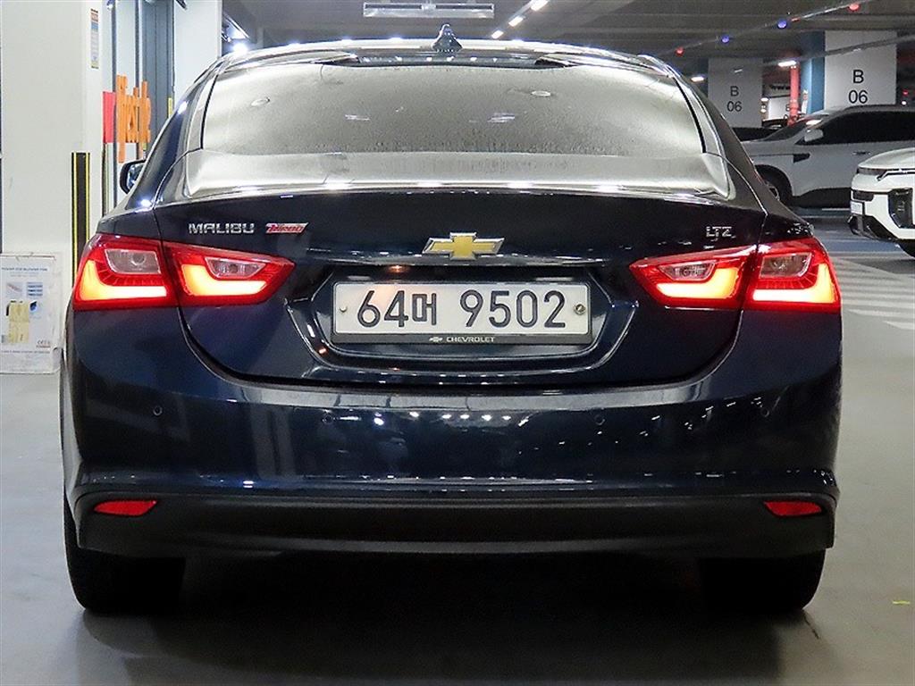 Chevrolet Malibu - Vista 5