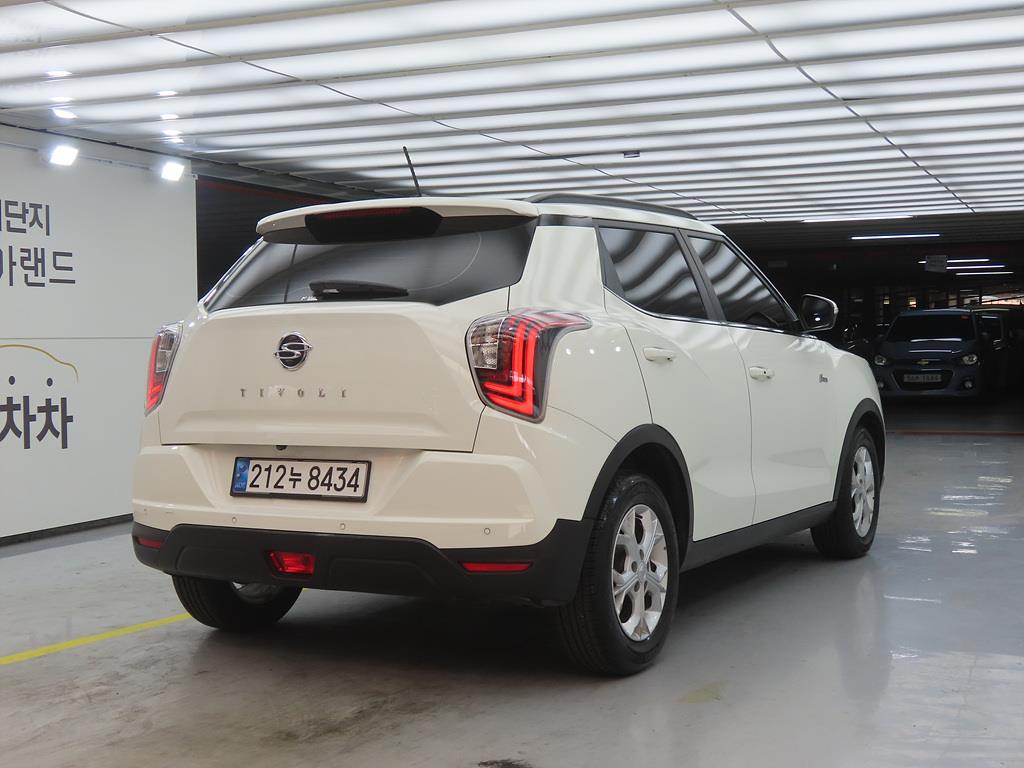Ssangyong Tivoli - Vista 4
