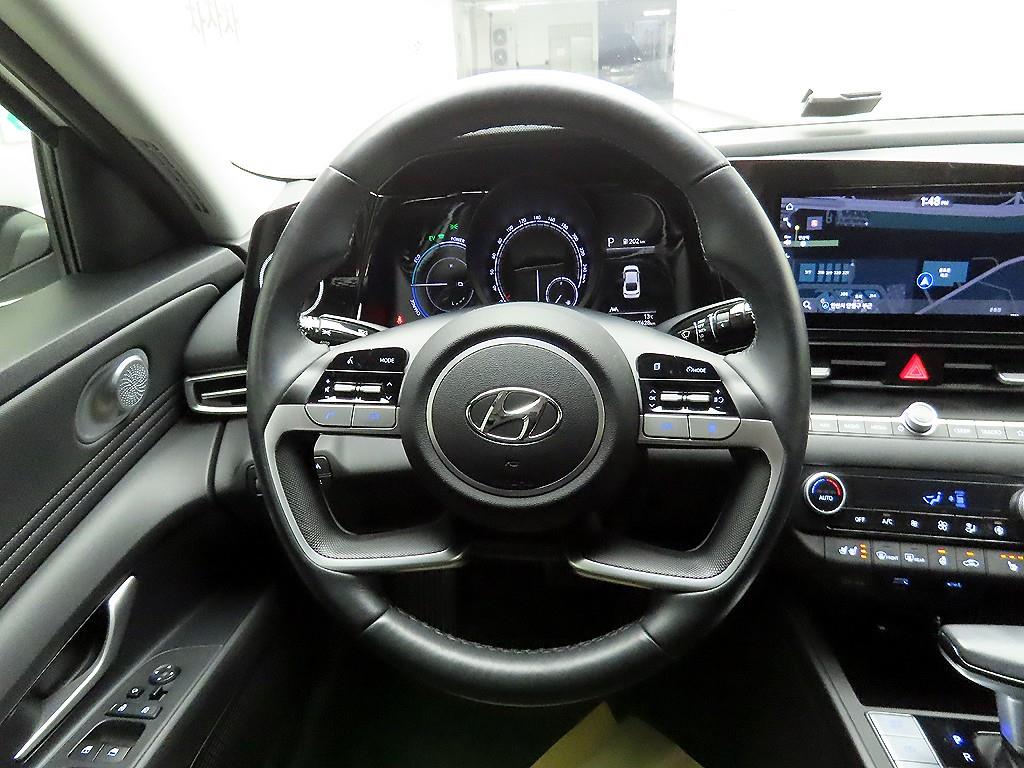 HYUNDAI Avante - Vista 7