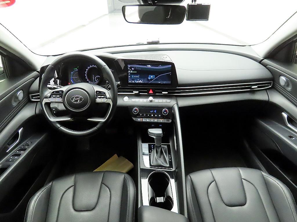 HYUNDAI Avante - Vista 8