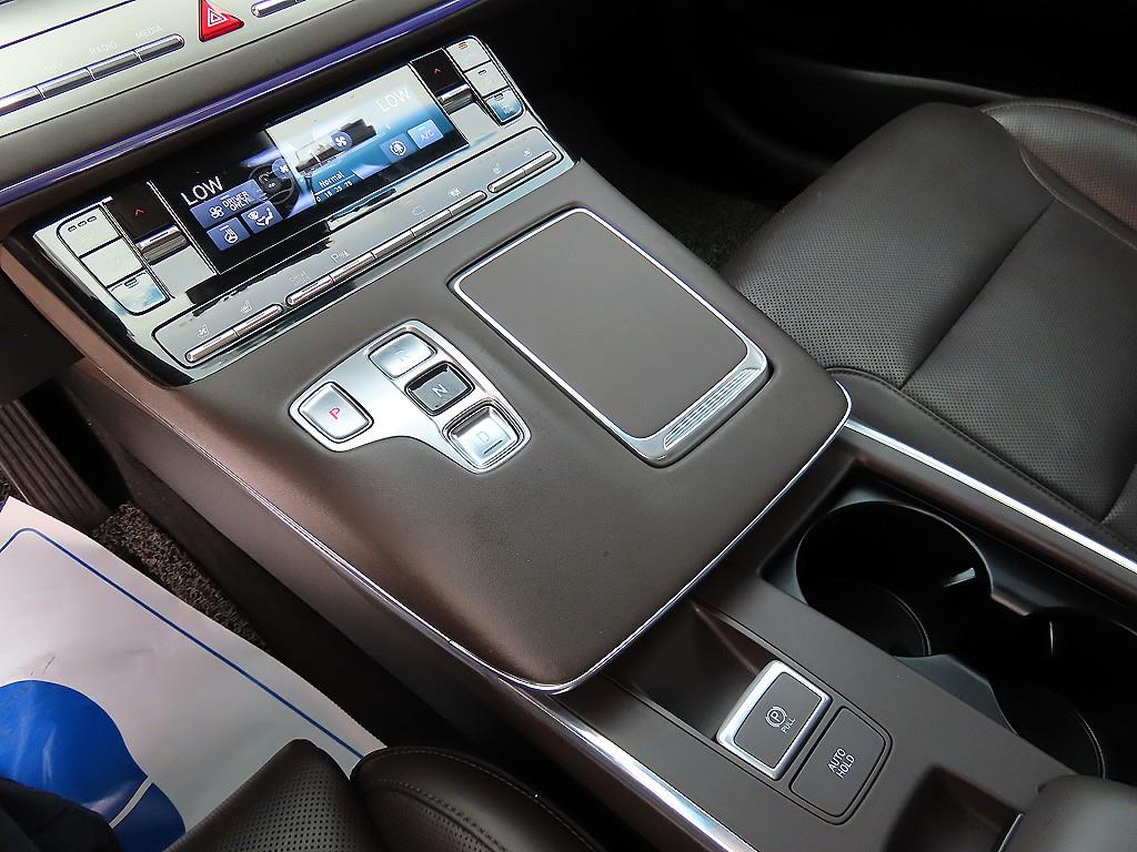 HYUNDAI Grandeur - Vista 10