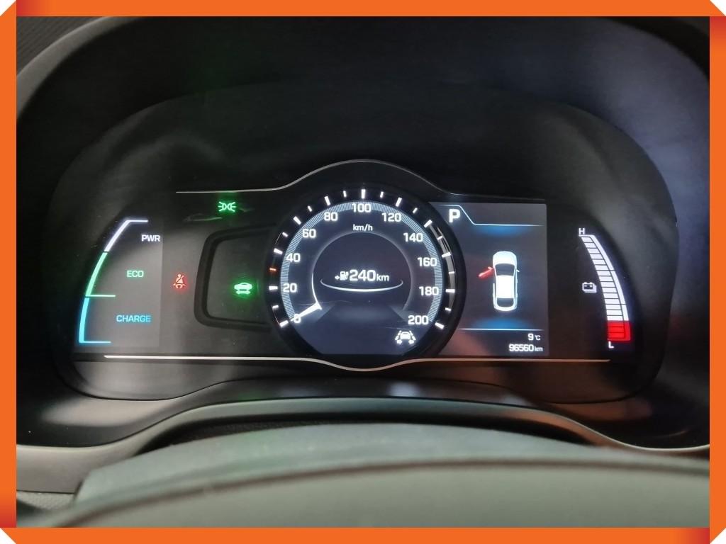 HYUNDAI Ioniq - Vista 6