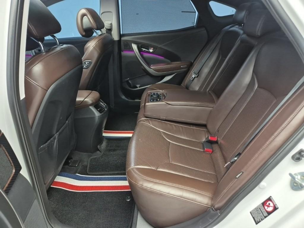 HYUNDAI Grandeur - Vista 12