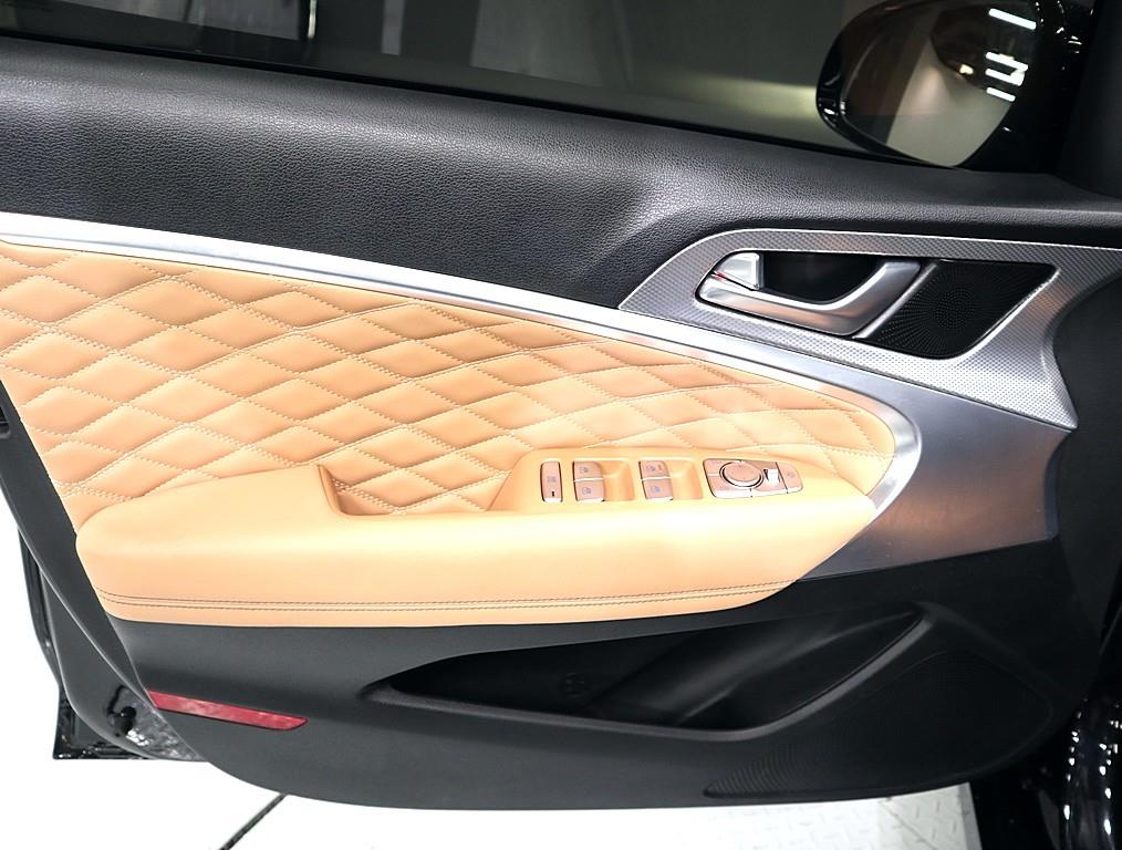 Genesis G70 - Vista 8