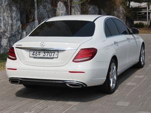 Mercedes Benz E class - Vista 6