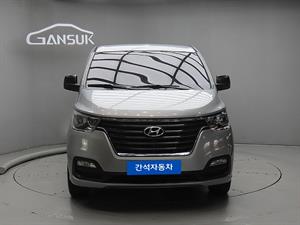 HYUNDAI Starex - Vista 2