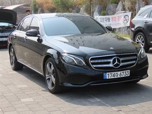 Mercedes Benz E class - Vista 4