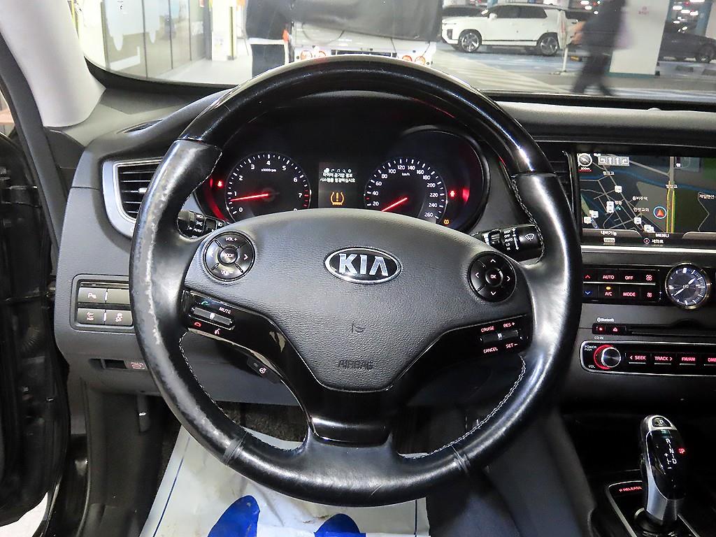 KIA K9 - Vista 8