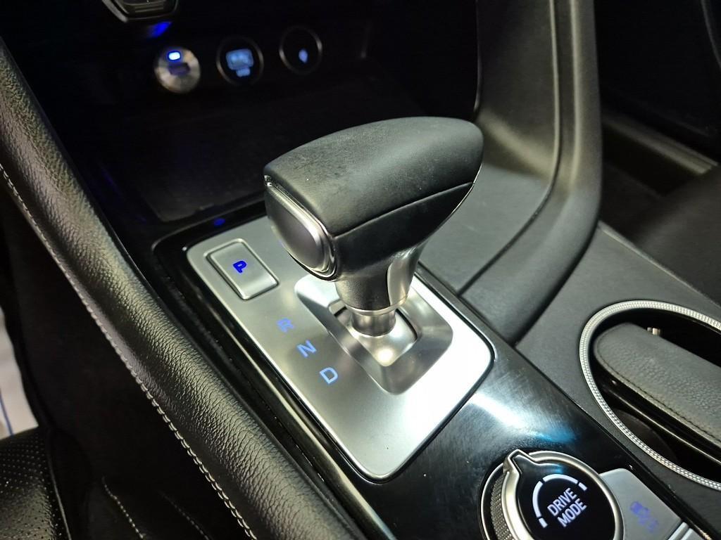 Genesis G70 - Vista 10