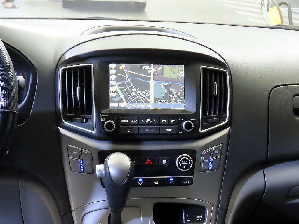 HYUNDAI Starex - Vista 11