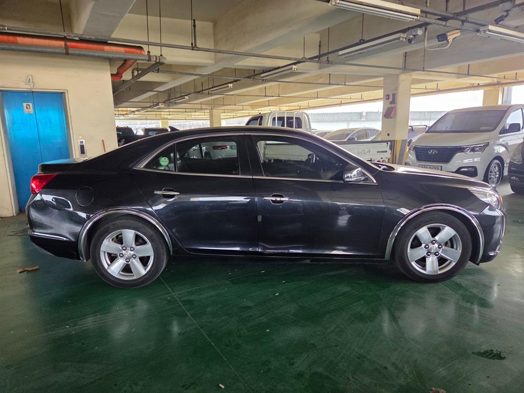 Chevrolet Malibu - Vista 5