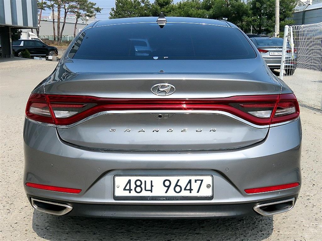 HYUNDAI Grandeur - Vista 4