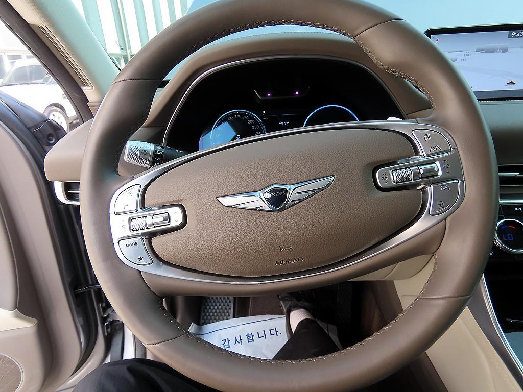 Genesis GV80 - Vista 9