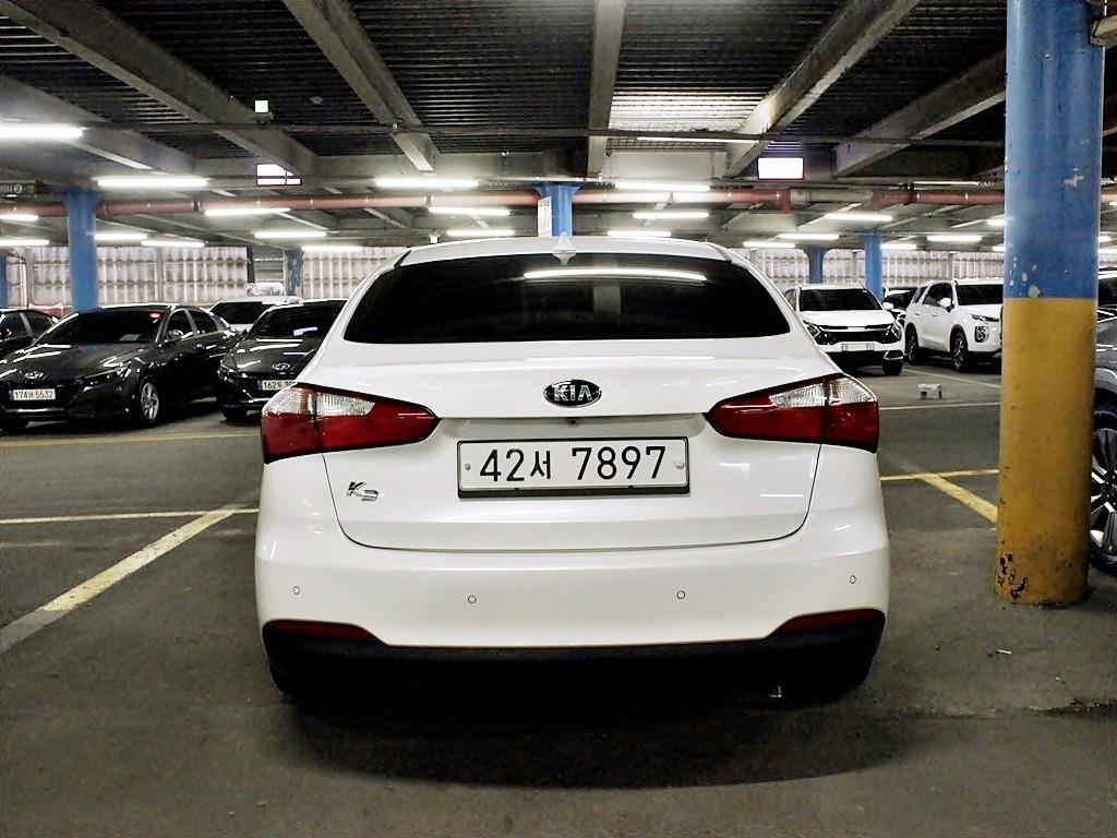 KIA K3 - Vista 5