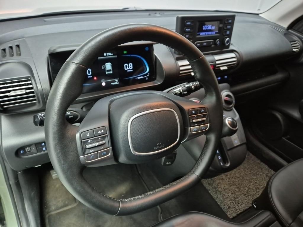 HYUNDAI Casper - Vista 9