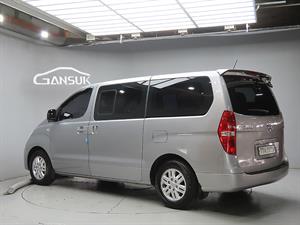 HYUNDAI Starex - Vista 6