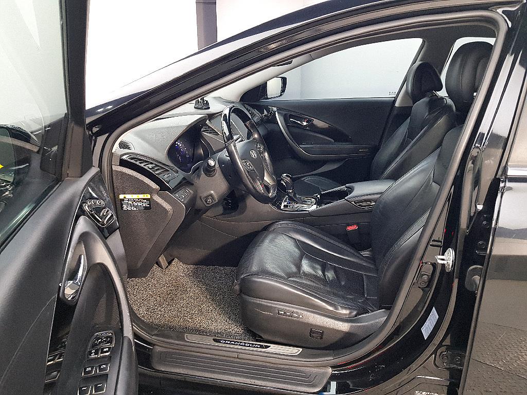 HYUNDAI Grandeur - Vista 7