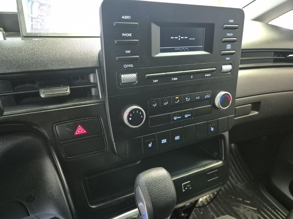 HYUNDAI Staria 2022 Plateado - Importación desde Corea - HF Imports Iquique - Foto 16