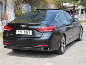 HYUNDAI Genesis - Vista 6