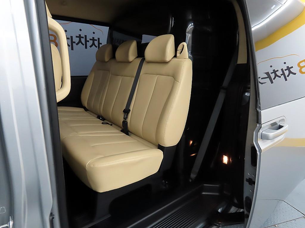 HYUNDAI Staria - Vista 6