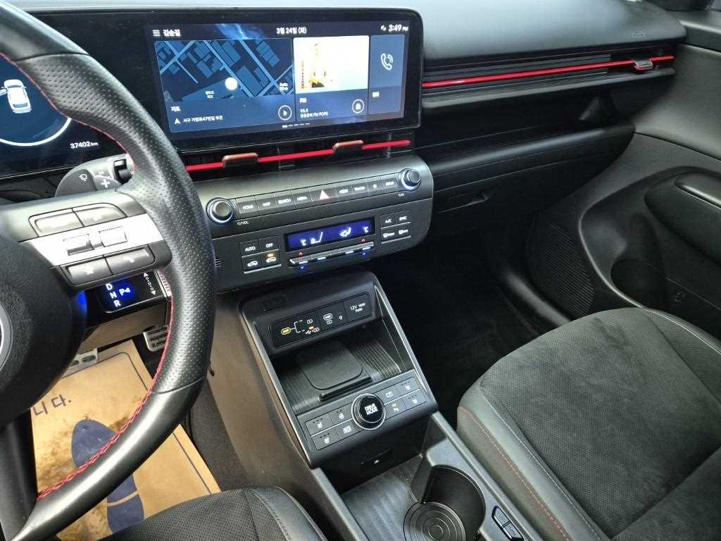 HYUNDAI Kona - Vista 10