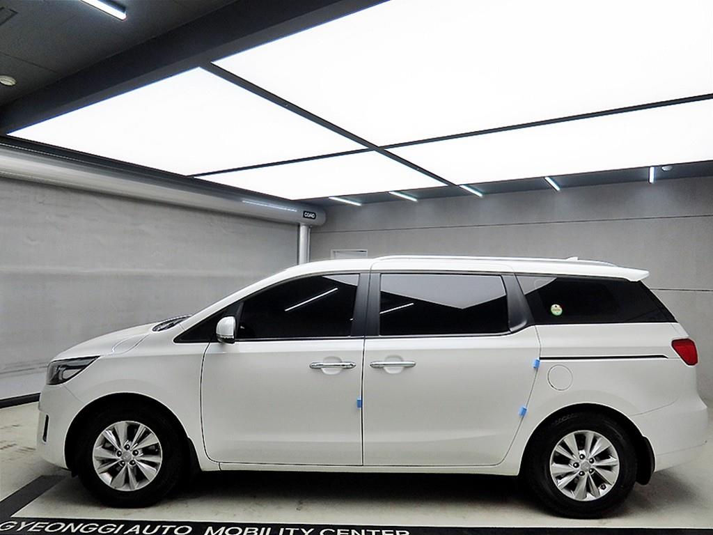 KIA Carnival - Vista 4