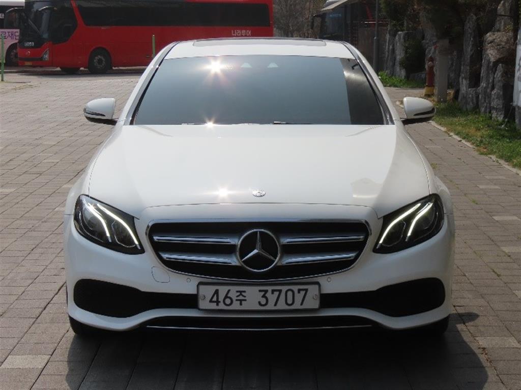 Mercedes Benz E class 2017 - Importación desde Corea - HF Imports Iquique - Foto 1