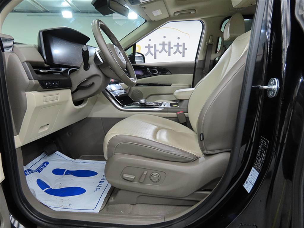 KIA Carnival - Vista 5