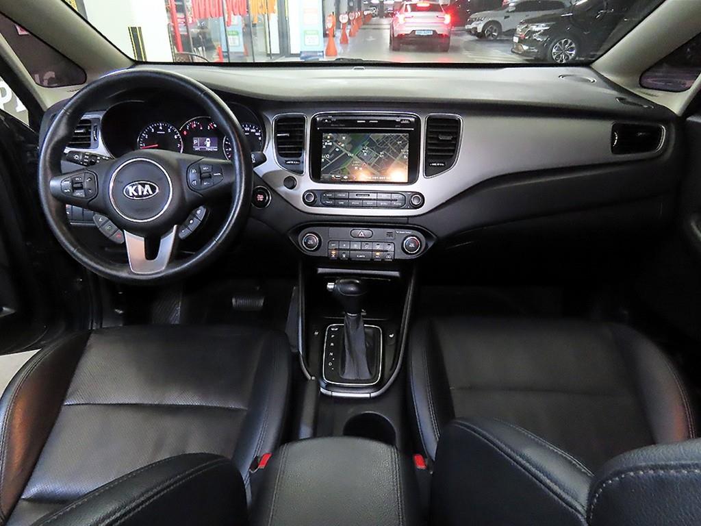 KIA Carens - Vista 10
