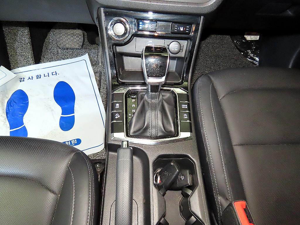 Ssangyong Korando - Vista 12