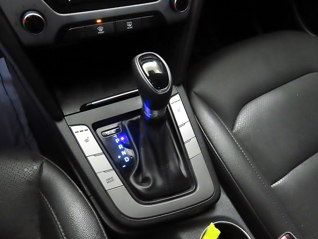 HYUNDAI Avante - Vista 12