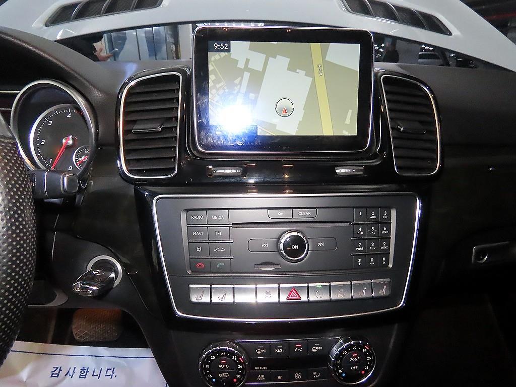 Mercedes Benz GLE Class - Vista 11