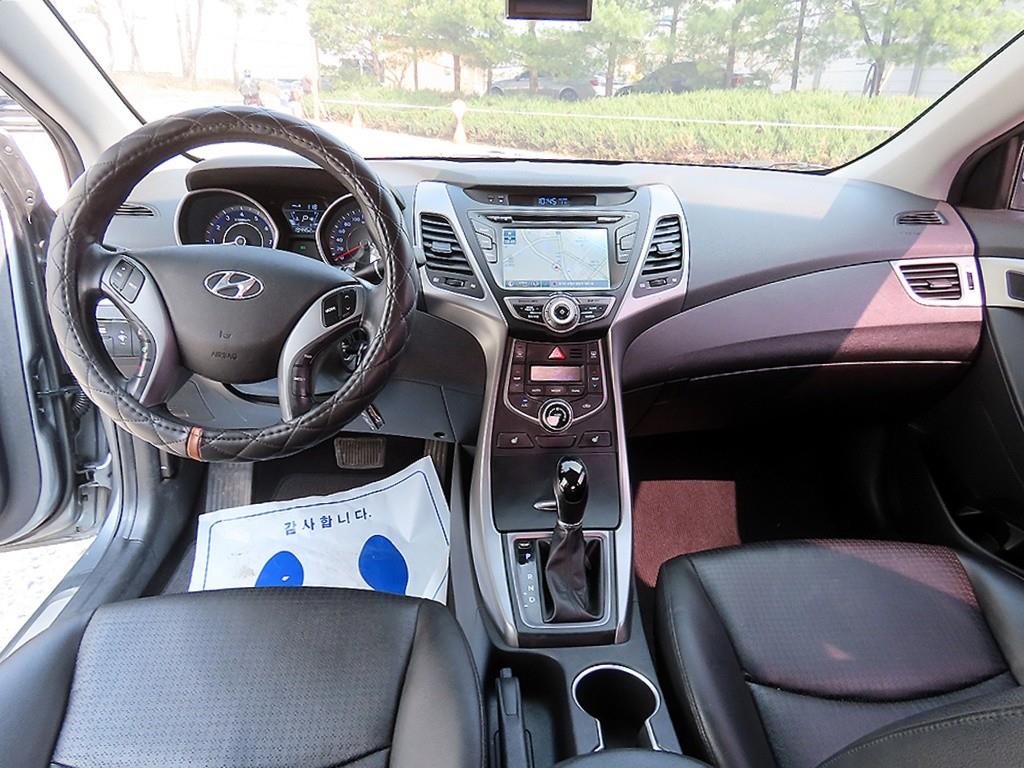 HYUNDAI Avante - Vista 7