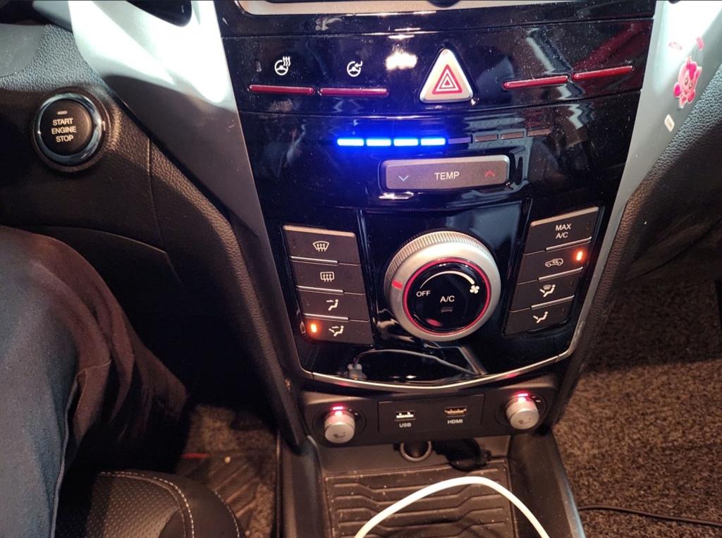 Ssangyong Tivoli - Vista 6