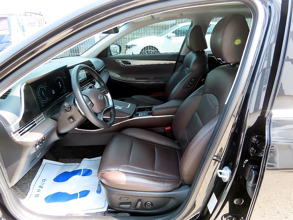 HYUNDAI Grandeur - Vista 5