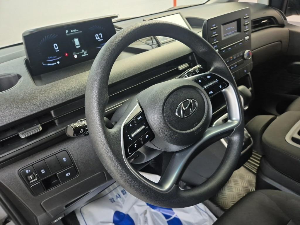 HYUNDAI Staria - Vista 9