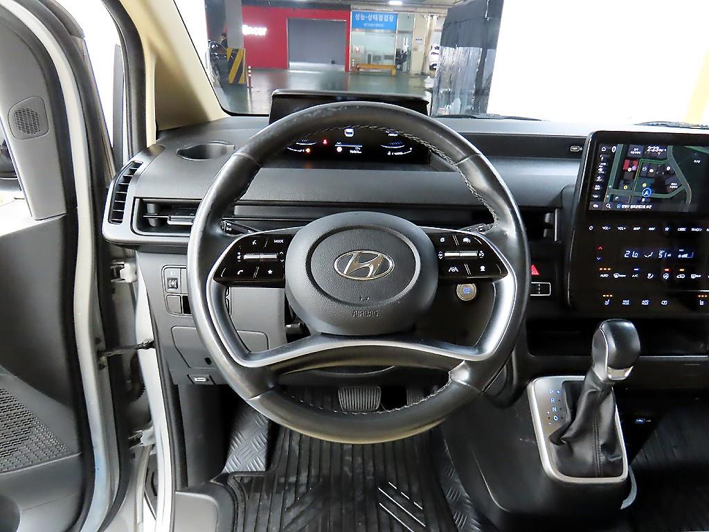 HYUNDAI Staria - Vista 9