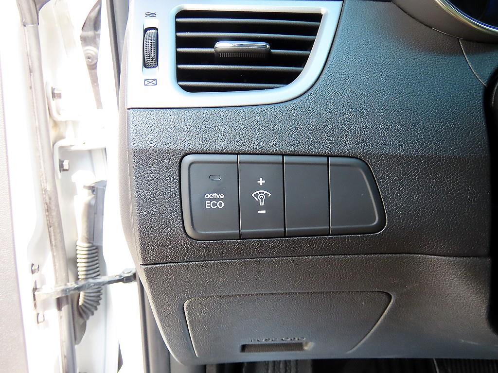 HYUNDAI Avante - Vista 12