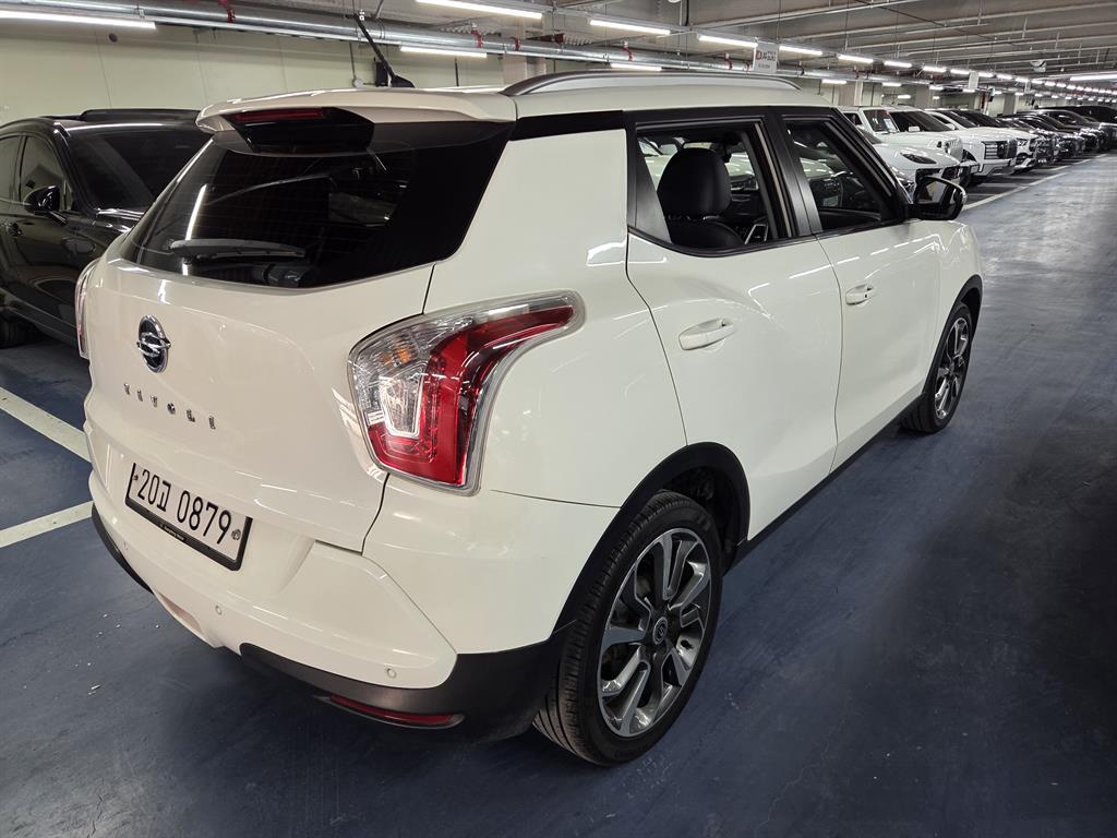 Ssangyong Tivoli - Vista 4