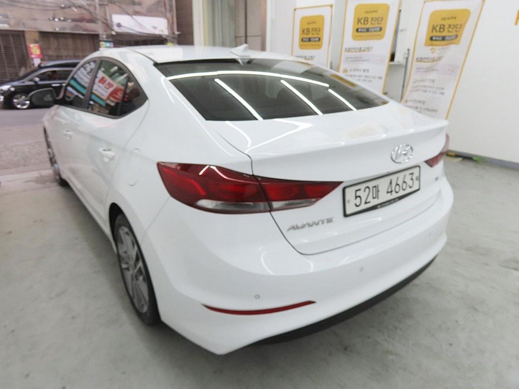 HYUNDAI Avante - Vista 4