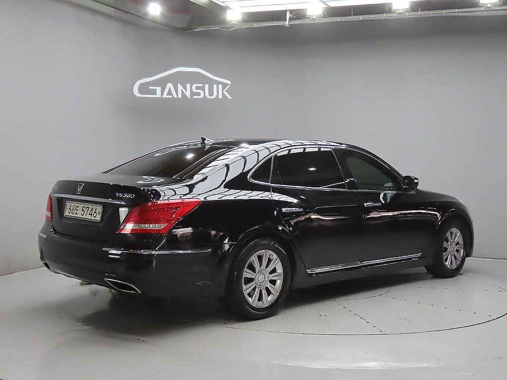 HYUNDAI Equus - Vista 7