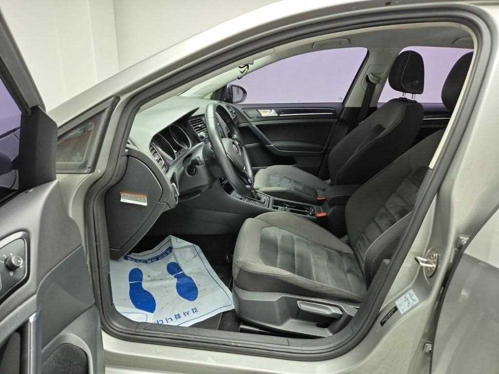 Volkswagen Golf - Vista 11