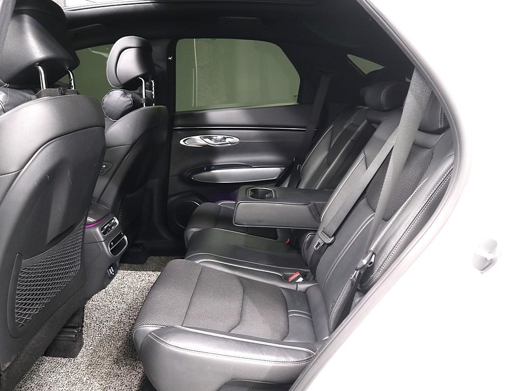 Genesis GV70 - Vista 10