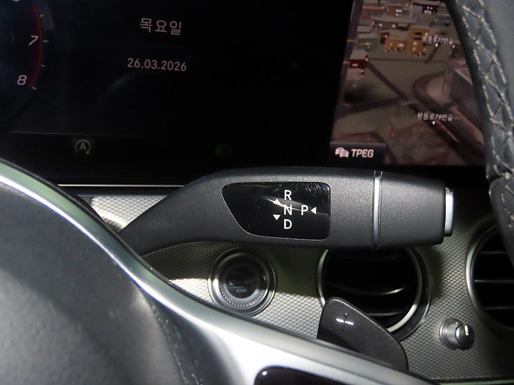 Mercedes Benz E class - Vista 12